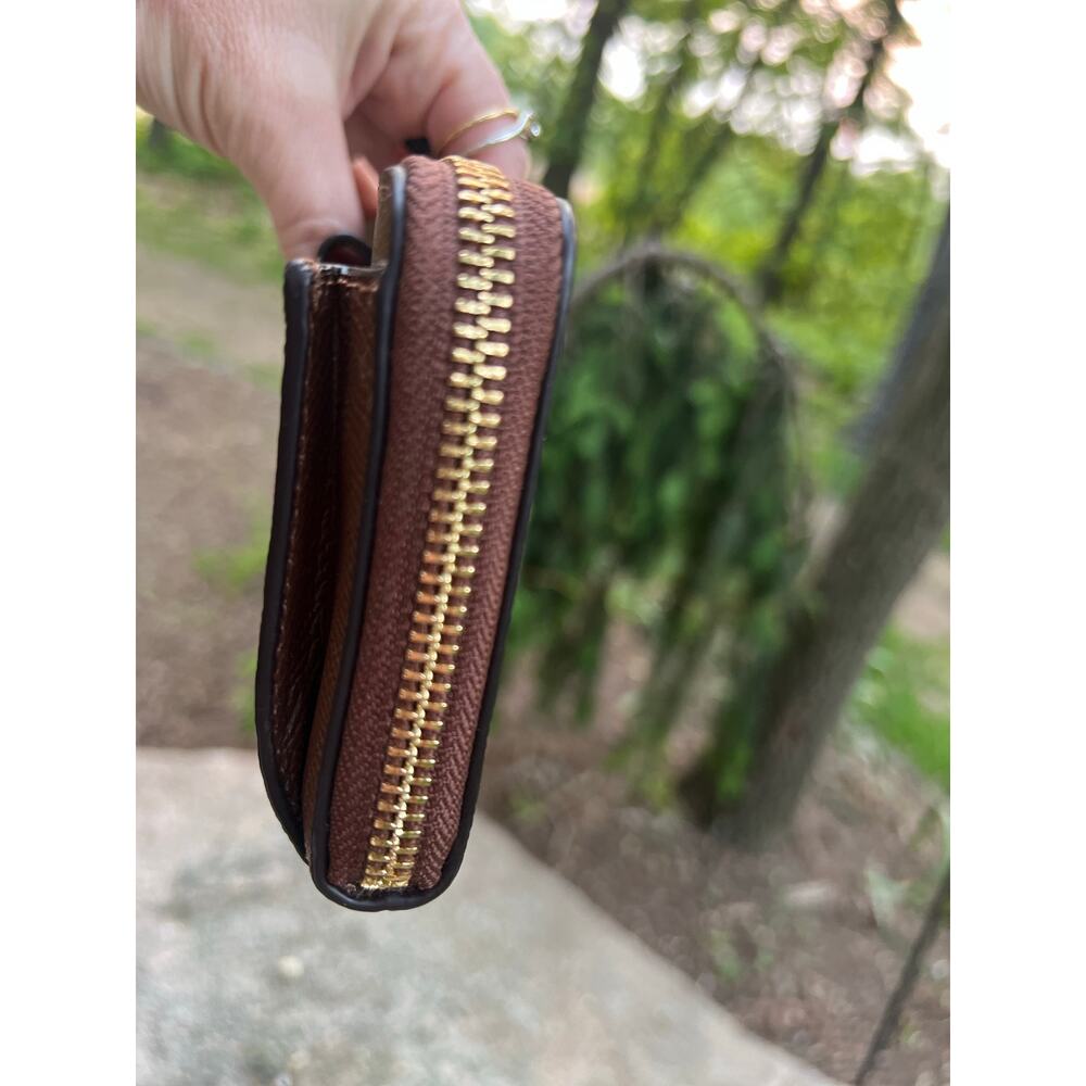 Coach Multifunctional Wallet In English Tan - Picture 2 of 16